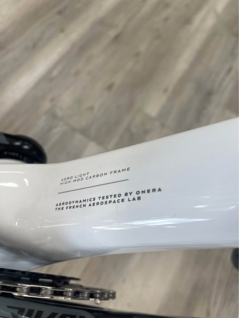 Van Rysel RCR R Rival AXS Medium in White-3