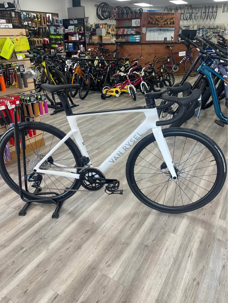 Van Rysel RCR R Rival AXS Medium in White