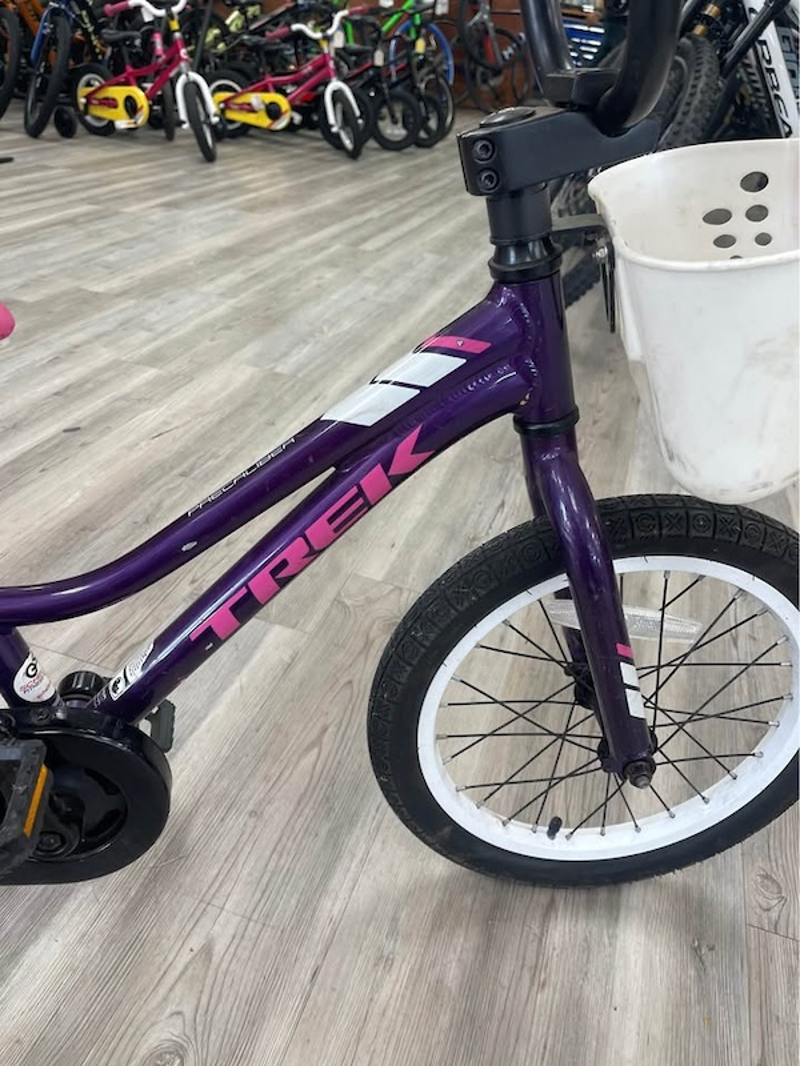 Pre-Owned Trek Precaliber 16 Kids Bike in Purple-1
