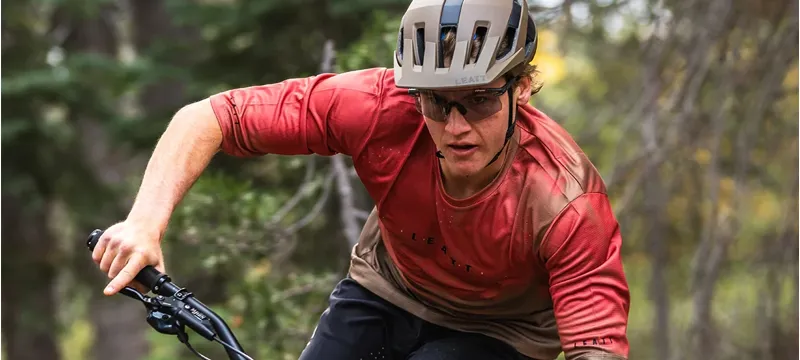 Tifosi Moab XC Sunglasses in Satin Vapor-10
